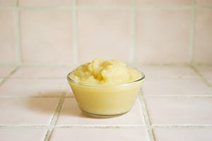 Read more about the article Quick Tip: Substitute Apple Sauce for Oil