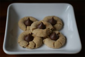 Read more about the article 101 Days of Christmas: Peanut Butter Blossoms
