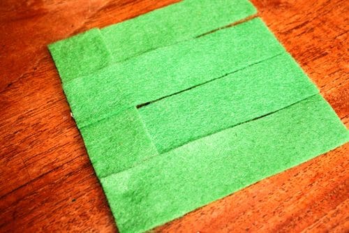 how to make a woven felt coaster