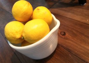 Read more about the article 8 Things You Can Clean with Lemons