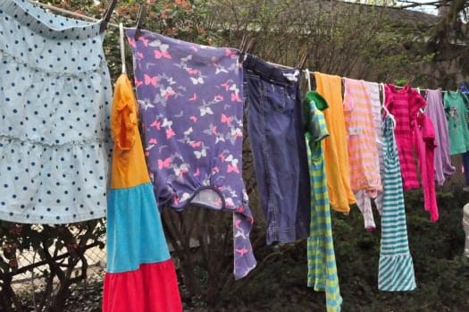 9 Tips for Hanging Out Laundry on the Clothesline at lifeyourway.net