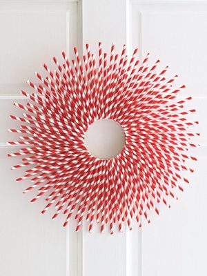 Paper Straw Wreath {DIY Wreath Roundup at lifeyourway.net}