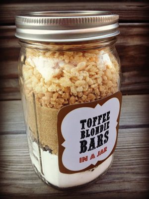 Toffee Blondie Bars {Gifts in a Jar Roundup at lifeyourway.net}