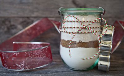 Gingerbread Cookie Mix {Gifts in a Jar Roundup at lifeyourway.net}