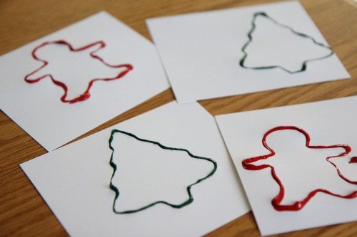 101 Days of Christmas: Cookie Cutter Painted Gift Tags at lifeyourway.net