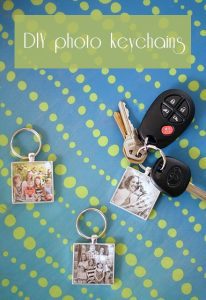 Read more about the article DIY photo keychains {101 Days of Christmas}