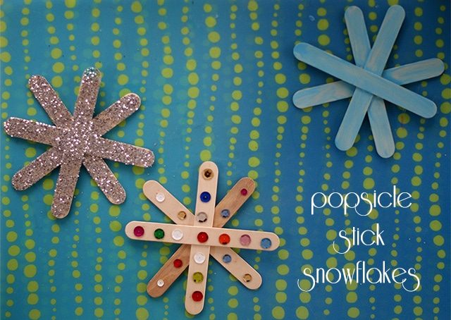 You are currently viewing Popsicle Stick Snowflakes {101 Days of Christmas}