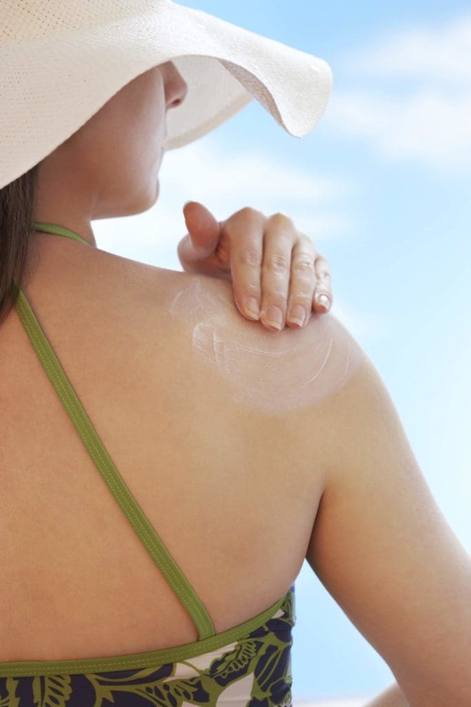 Tips And Treatments To Avoid Sunburn And Dealing With It Effectively