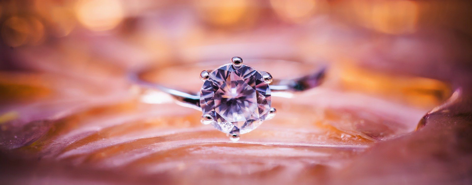 You are currently viewing Why You Should Consider A Lab-Created Diamond Engagement Ring