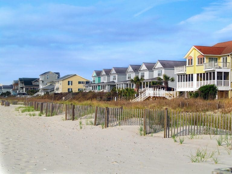 7 Benefits of Living by the Ocean