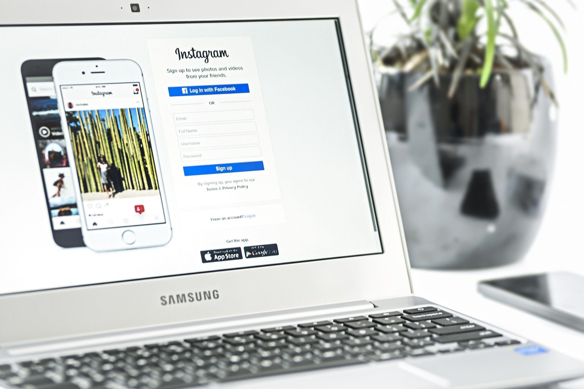 You are currently viewing Personal Vs Business Instagram Accounts: Which is Best For Promotion