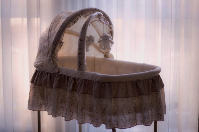 Planning to Buy a Smart Bassinet? Here are the Brands to Check Out