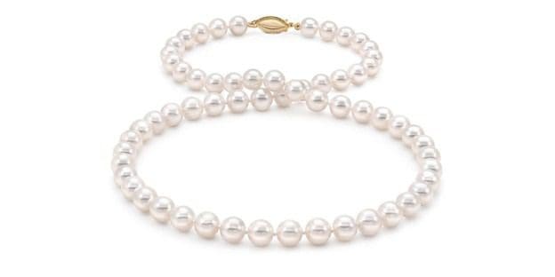 Pearl necklace