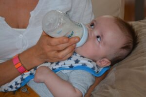 Read more about the article Homemade Baby Formula and Alternatives to Baby Formula