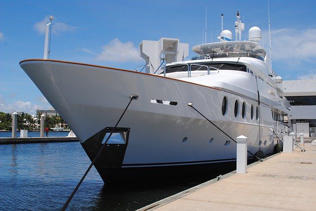 You are currently viewing The Best Family Friendly Yacht Charter Destinations