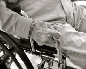Read more about the article 5 Tips for Caring for a Senior with Mobility Issues