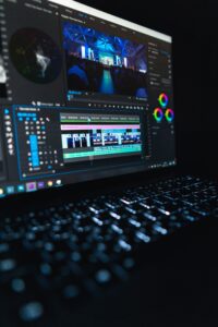 Read more about the article Top 6 Best Online Video Editors for 2022
