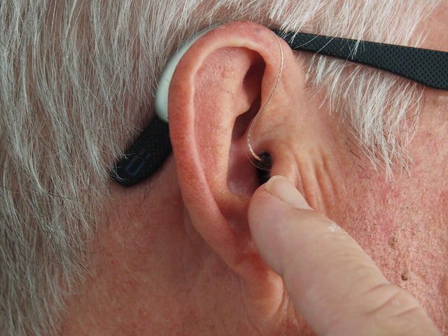 You are currently viewing Sensorineural Hearing Loss: What Are the Symptoms, Causes, and How It Can Be Treated