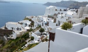 Read more about the article Tourist Hotspots to See from Athens to Santorini