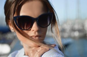 Read more about the article Migraine Sunglasses: Effectiveness, Benefits and How to Choose a Suitable Pair