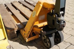 Read more about the article Electric Vs Manual Pallet Trucks: What Should You Prefer?