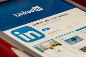 Read more about the article LinkedIn Profile: 5 Tips for Setting Up One