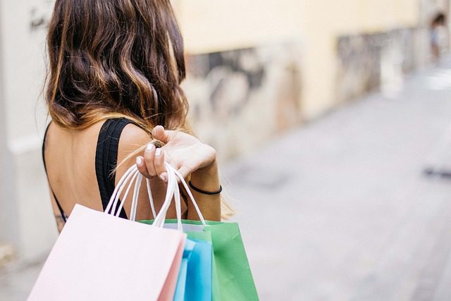 You are currently viewing Retail Sales Rising; Will It Get Better In The Holiday Season?