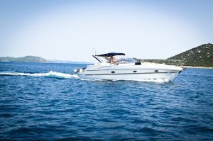 Read more about the article Navigating the Legal Waters: How a Boating Accident Lawyer Can Help You