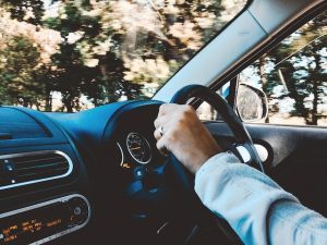 Read more about the article Avoiding Car Accidents: Tips for Safe Driving