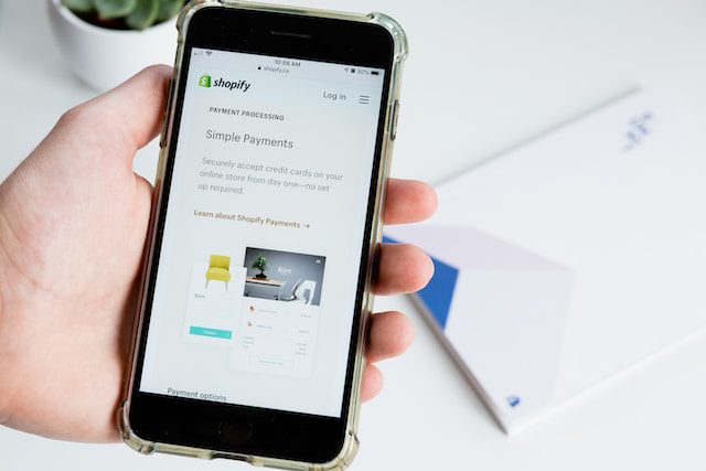 You are currently viewing Unleash Your Store’s Full Potential Through Custom Shopify Apps