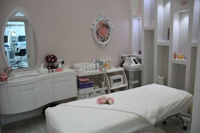 You are currently viewing From Blah to Spa: Elevating Aesthetic Clinics with Top-Shelf OEM Emsculpting Wonders