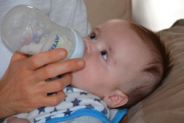 You are currently viewing What Is the Best Organic Baby Formula? 7 Things to Look For