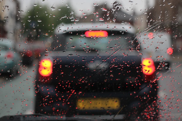 You are currently viewing Safety Tips When Driving in Poor Weather Conditions