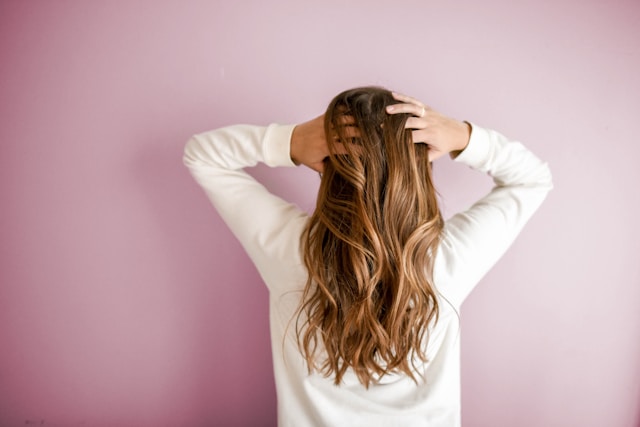 You are currently viewing 10-Minute Hair Care Routine for Busy Parents