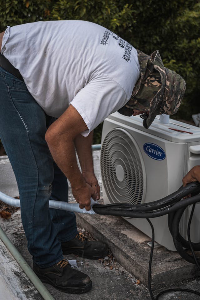 You are currently viewing 9 Quick and Easy Tips for DIY Air Conditioner Repair Services in Dallas, TX