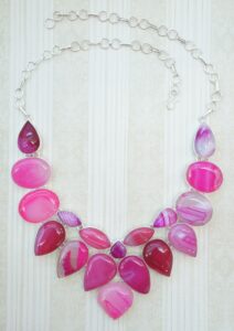 Read more about the article Seasonal Trends in Statement Necklaces